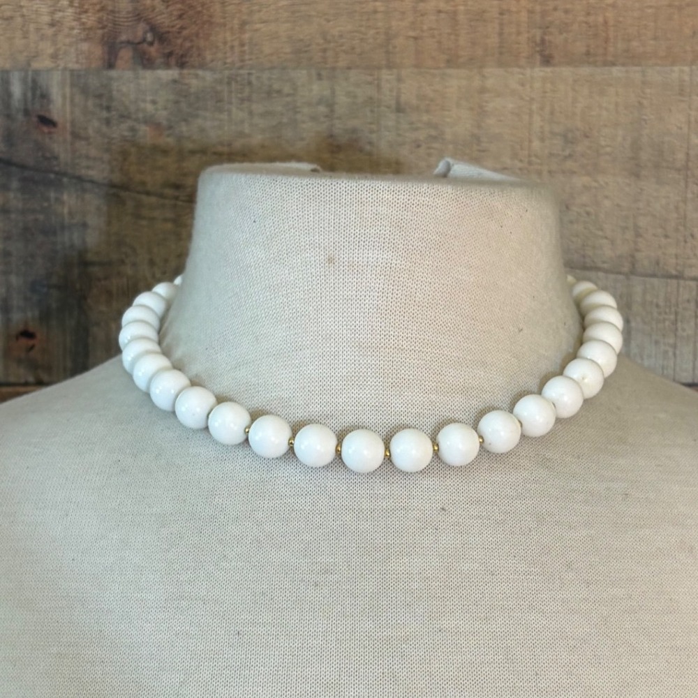 Vintage Style White Round Bead Choker Necklace Gold Tone Spacers 18 Inch